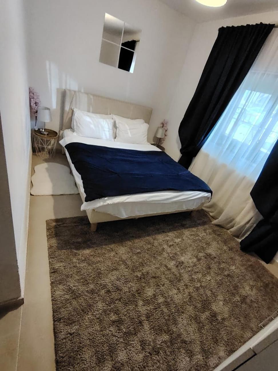 Charm 2 Palas Apartment Яш Екстериор снимка